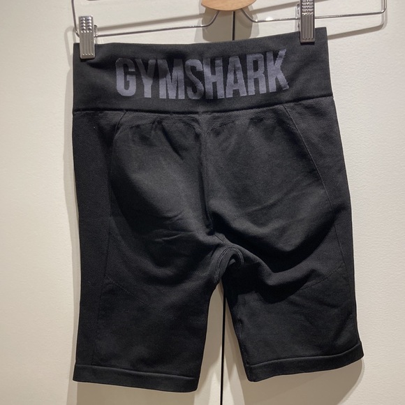 Gymshark Biker Shorts - Picture 2 of 4